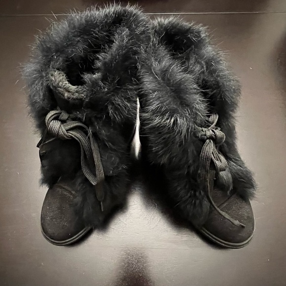 Fur trimmed high top sneaker boots - Picture 7 of 8